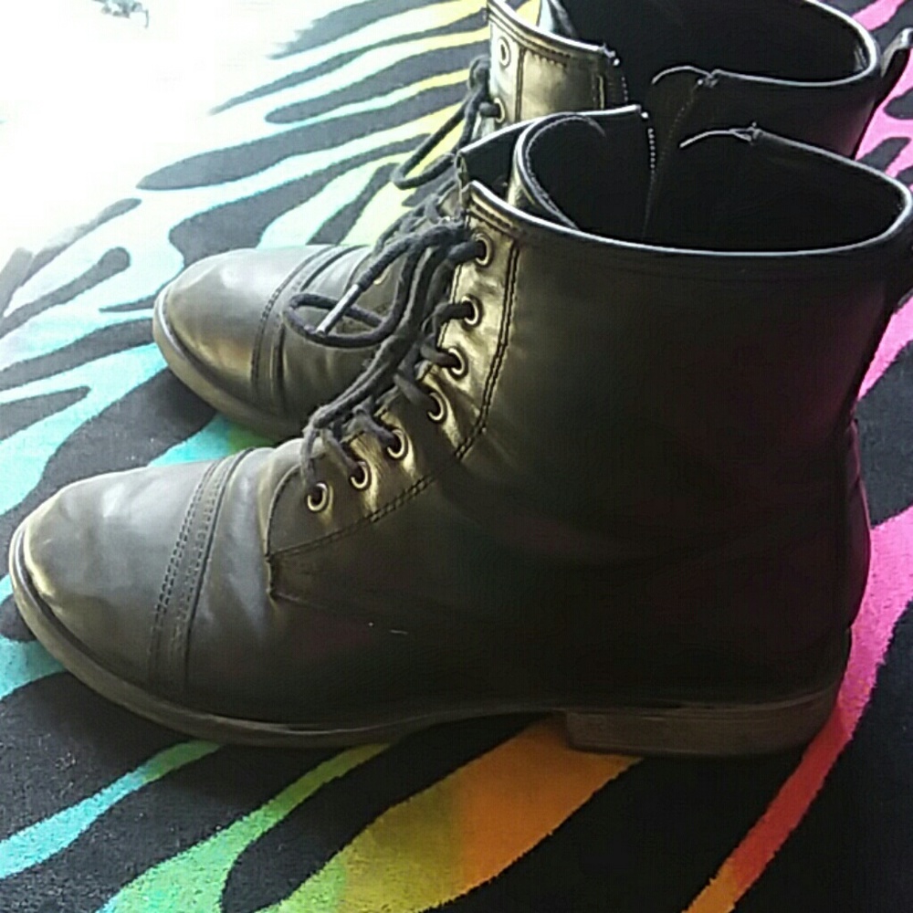 Black Boots
